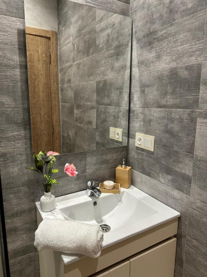 Апартаменти Apparemment De Luxe Бузніка Екстер'єр фото