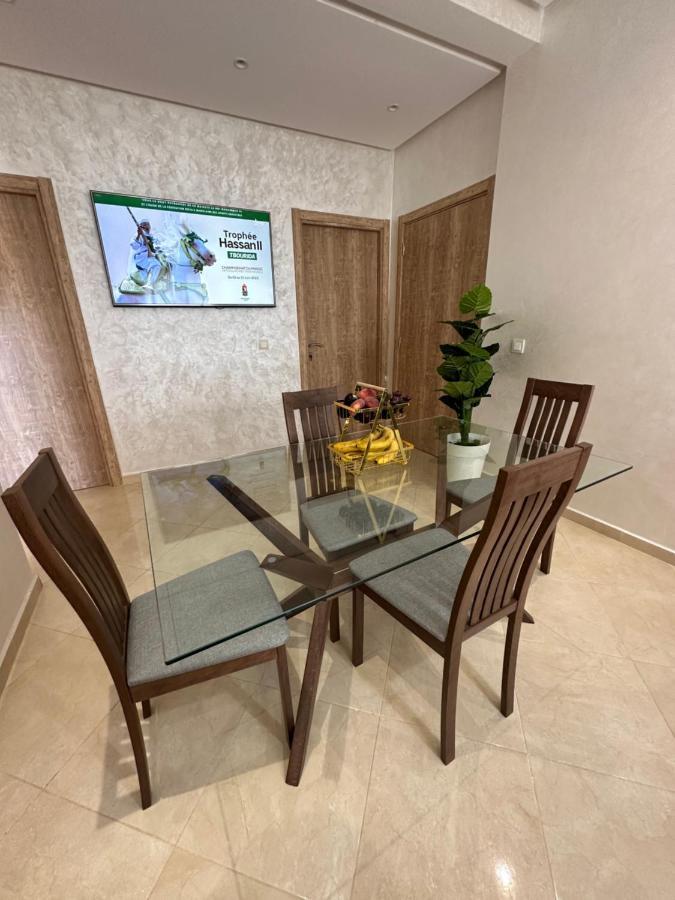 Апартаменти Apparemment De Luxe Бузніка Екстер'єр фото